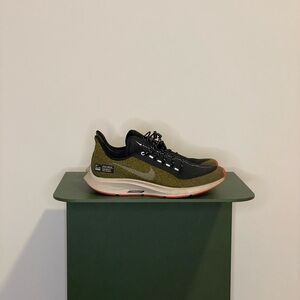 Nike Men’s Olive Green and Black Running Sneakers
